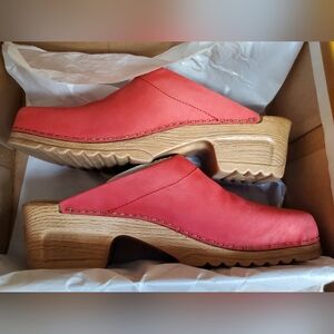 Elegant Coral Mules for Women